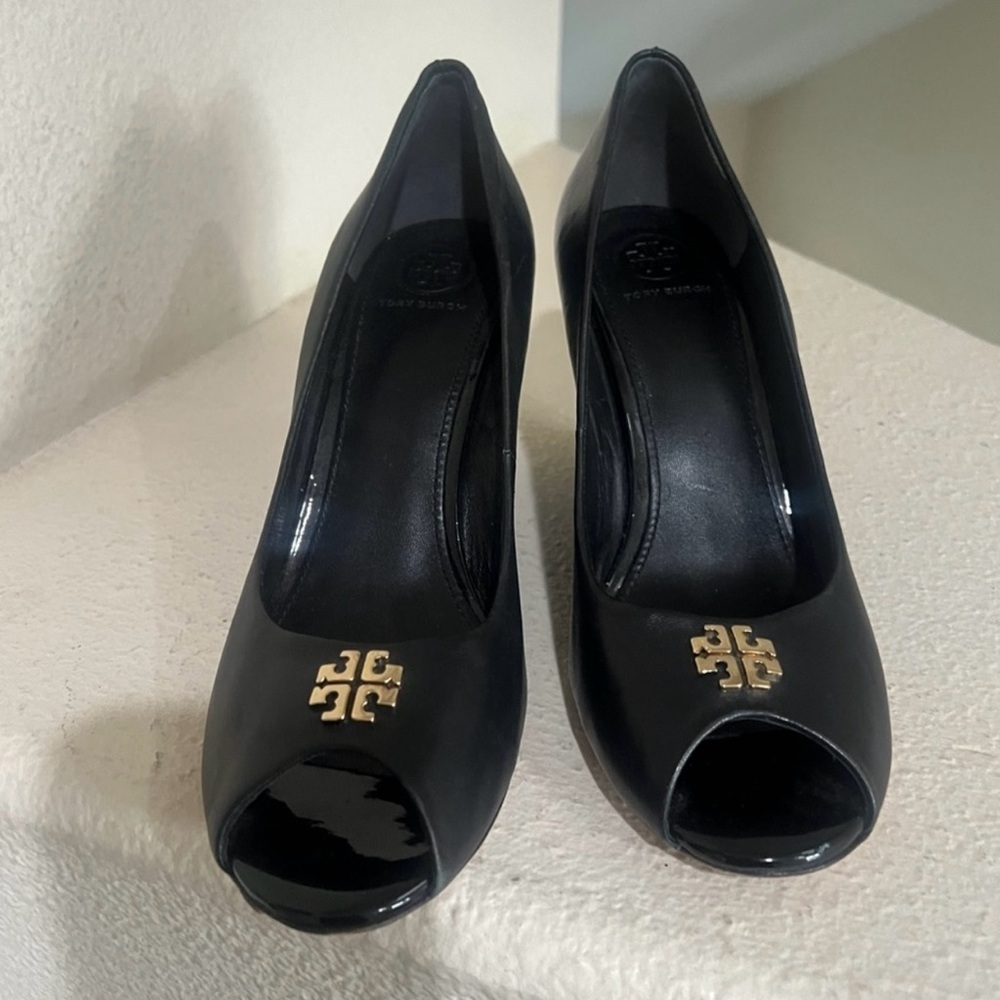 Tory Burch Jolie Wedges Size 8.5 Used In Very Good Condition